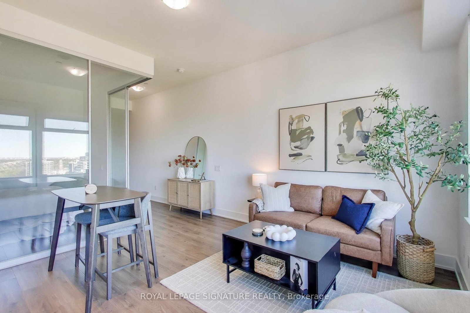 111-st-clair-avenue-w-toronto-ontario-c13009794