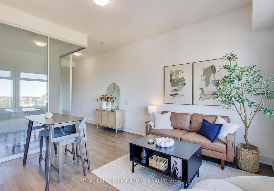 111-st-clair-avenue-w-toronto-ontario-c13009794