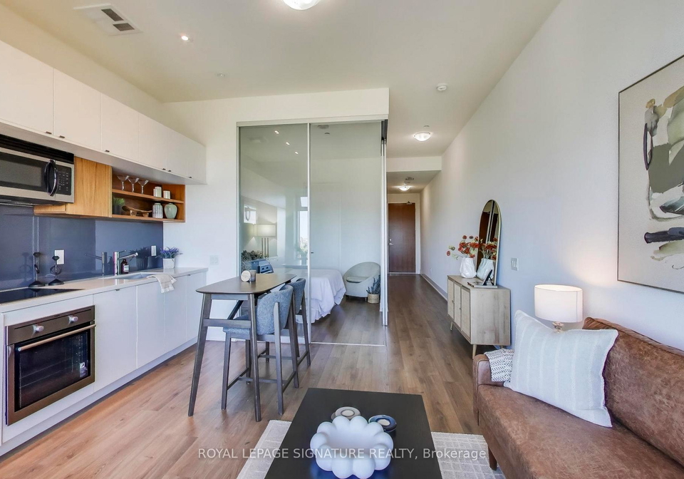 111-st-clair-avenue-w-toronto-ontario-c13009794