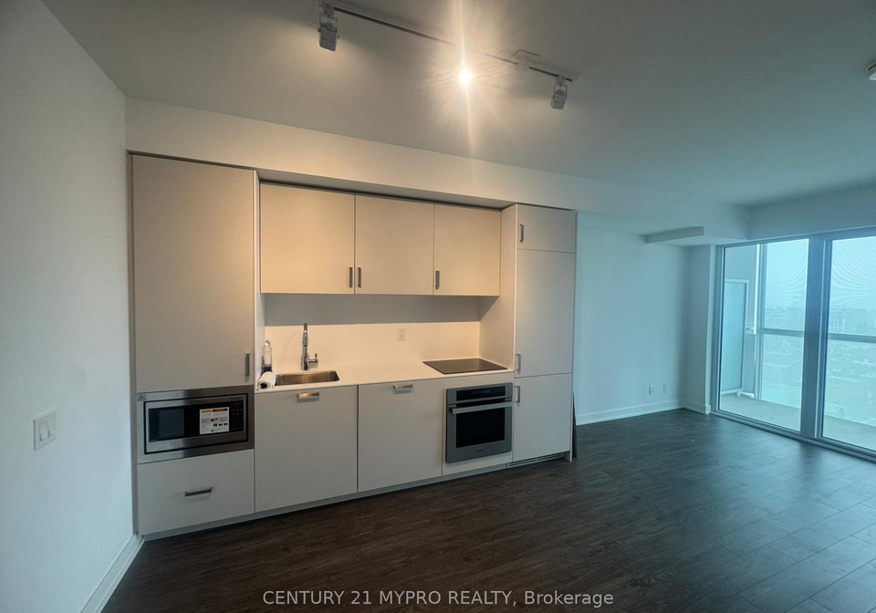 88-queen-street-e-toronto-ontario-c13009984