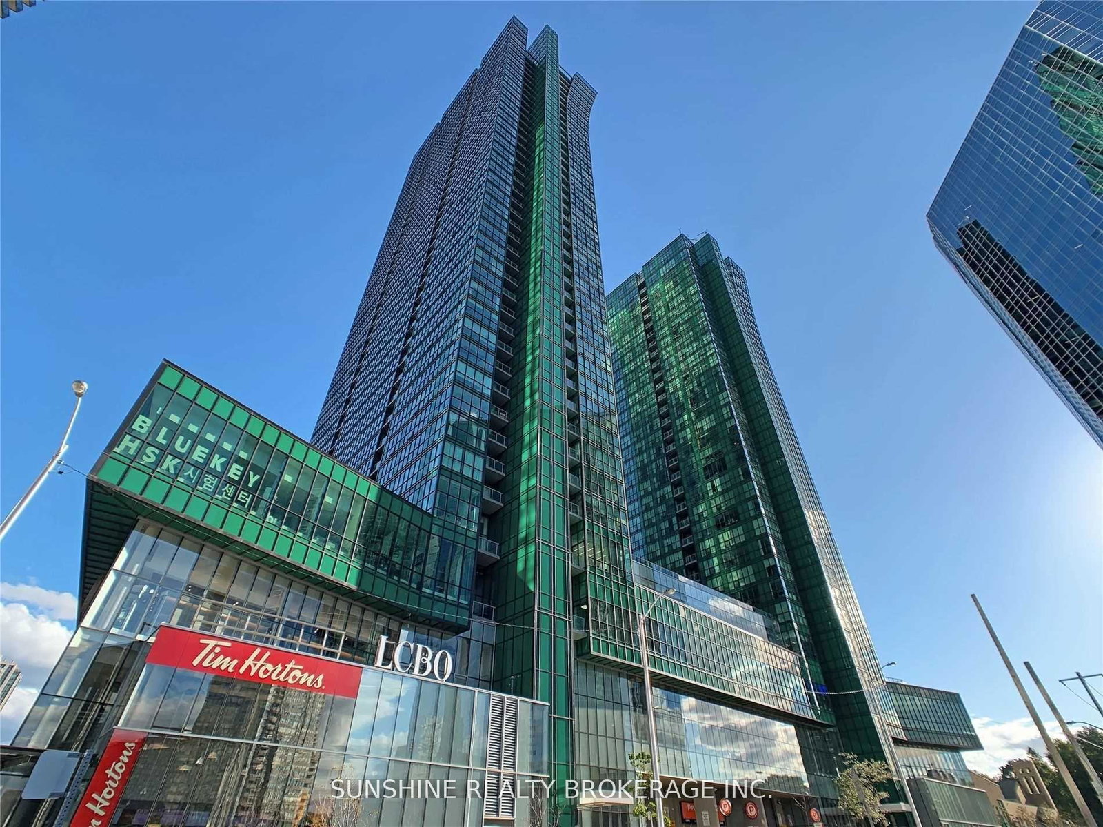 9-bogert-avenue-toronto-ontario-c13010022