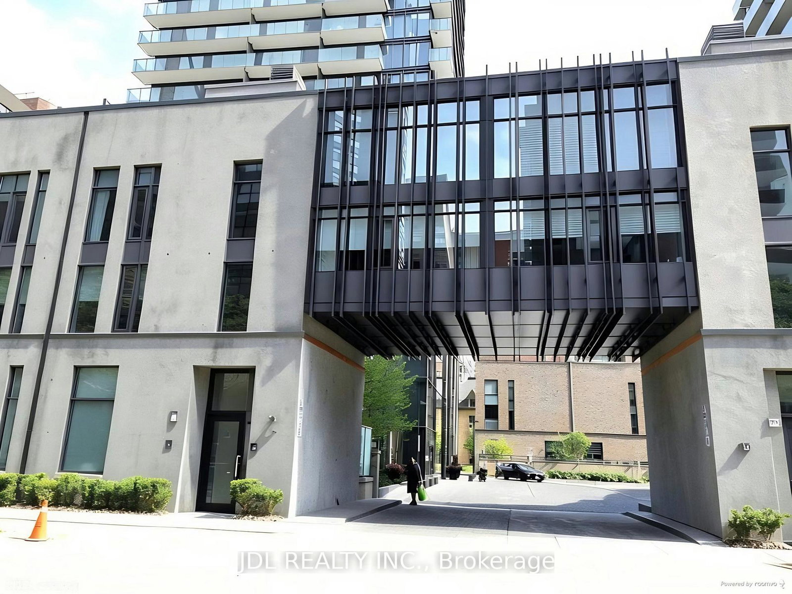 1080-bay-street-toronto-ontario-c13010144