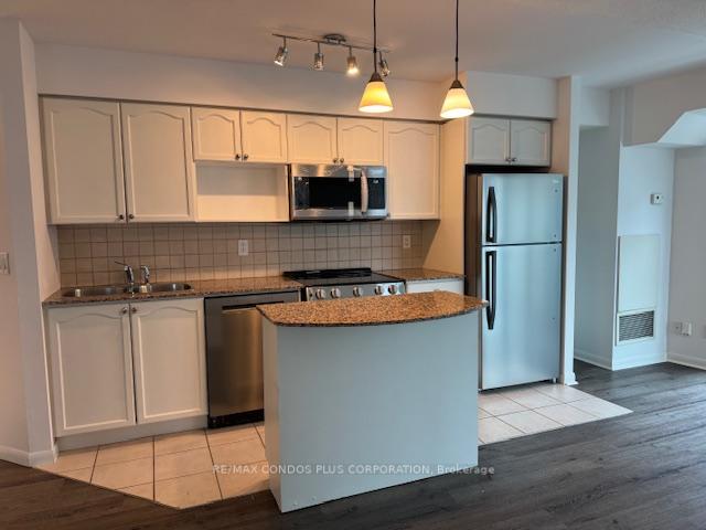 18-yonge-street-toronto-ontario-c13010220