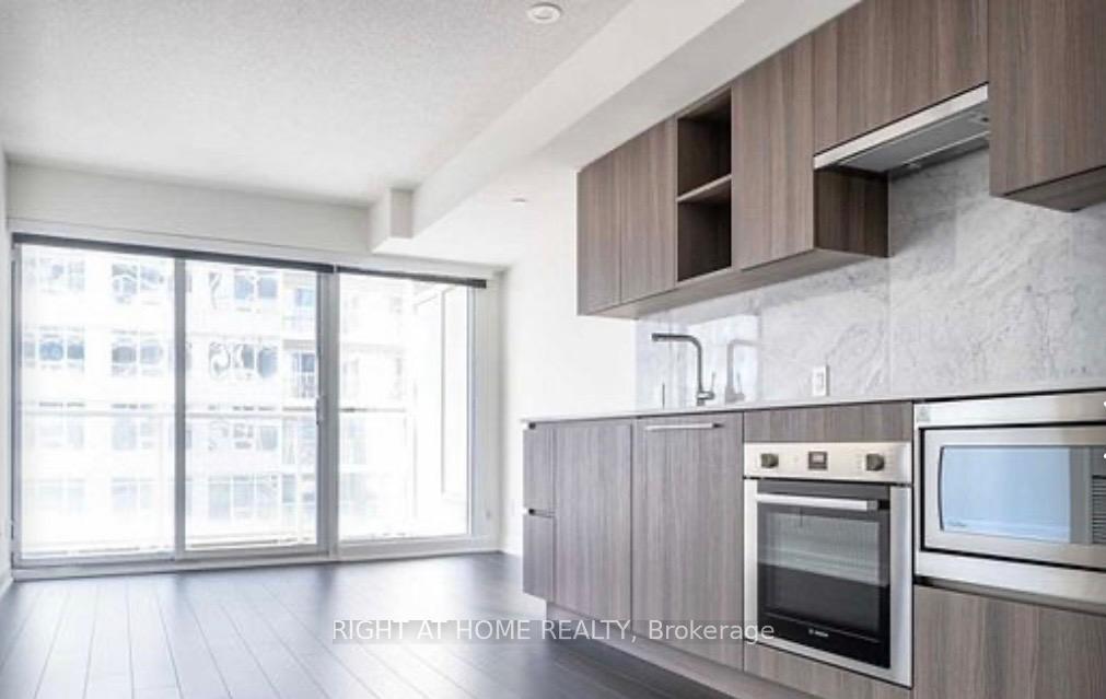 17-bathurst-street-toronto-ontario-c13010242