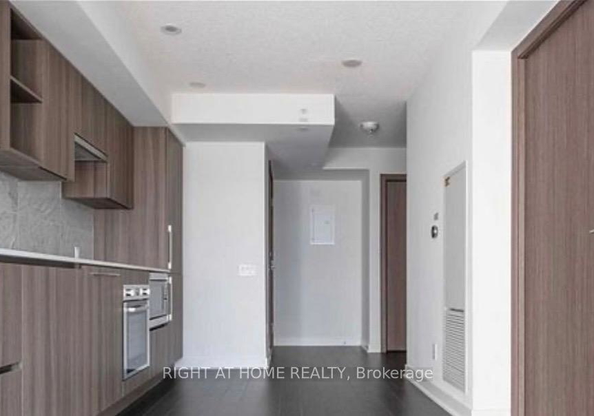 17-bathurst-street-toronto-ontario-c13010242