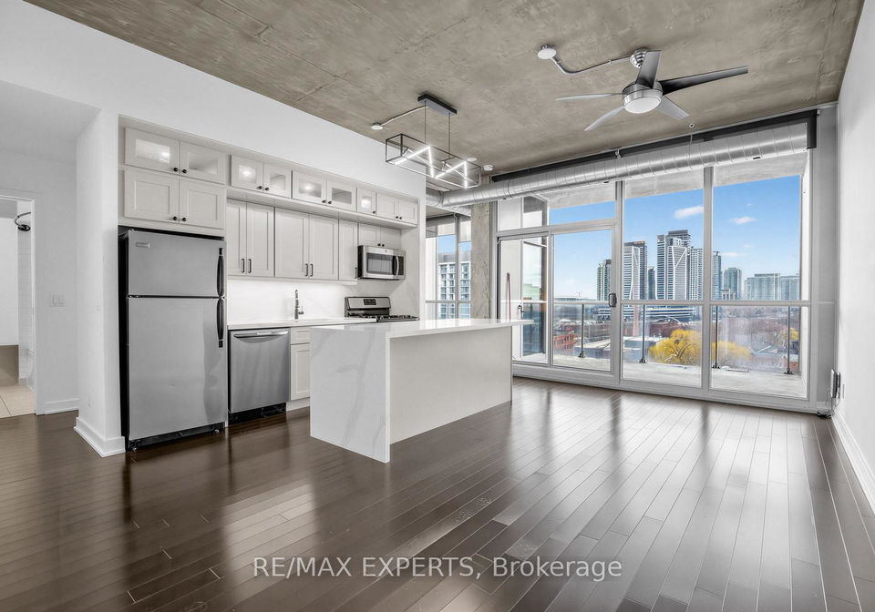 60-bathurst-street-toronto-ontario-c13010244