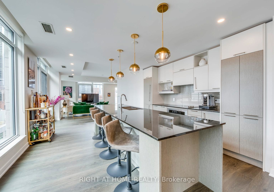 30-nelson-street-toronto-ontario-c13010292
