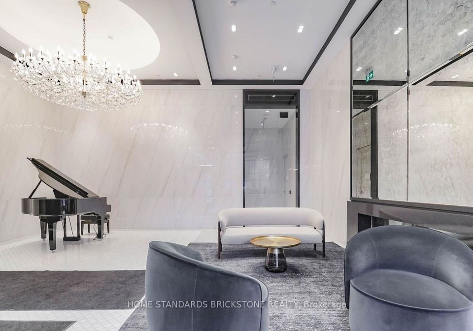 8-wellesley-west-street-toronto-ontario-c13010360