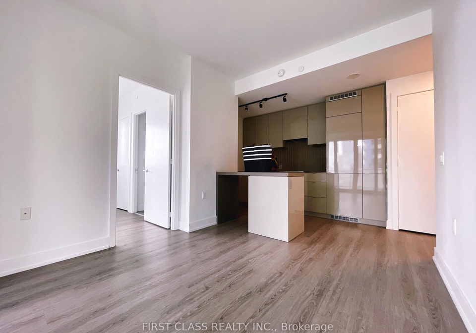 7-grenville-street-toronto-ontario-c13010416
