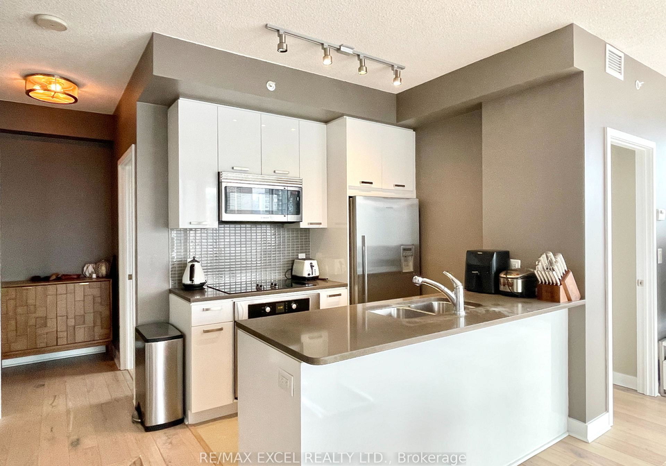 295-adelaide-street-w-toronto-ontario-c13010430