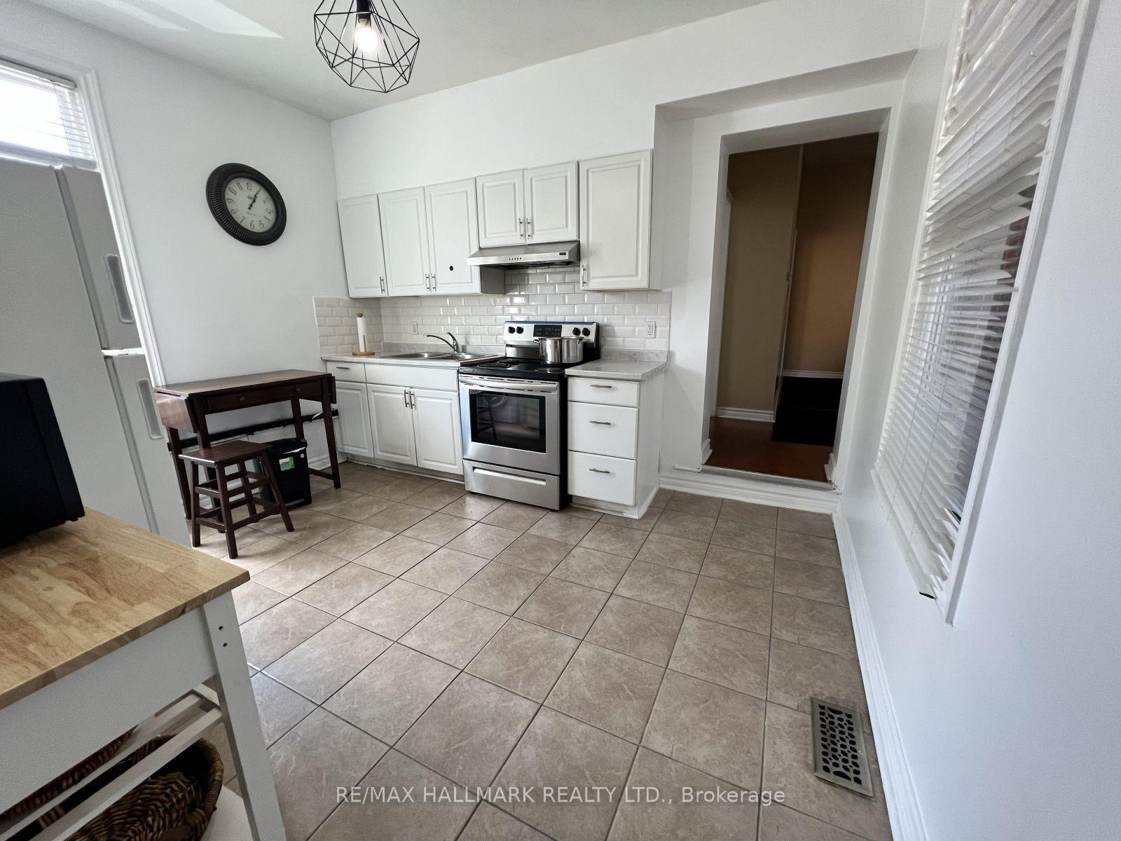 374-dundas-street-e-toronto-ontario-c13010712