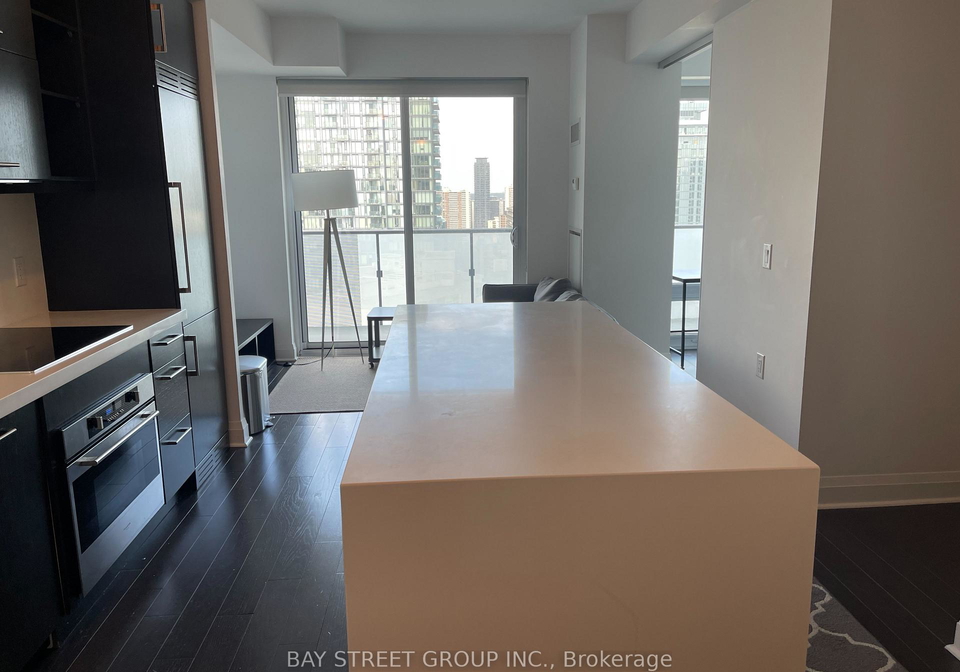 1080-bay-street-toronto-ontario-c13010734