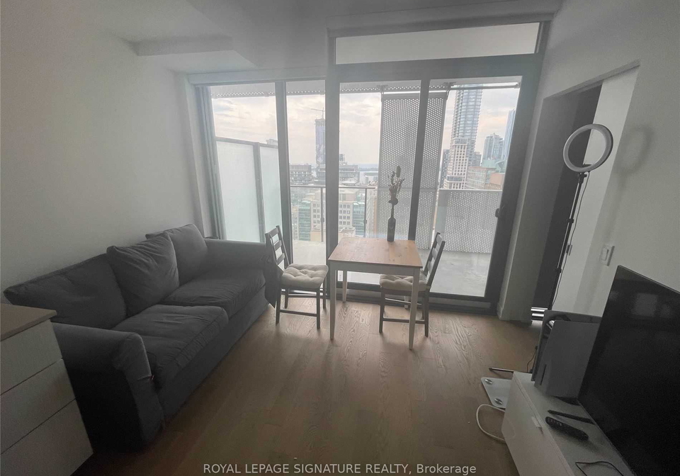 25-richmond-street-e-toronto-ontario-c13011022