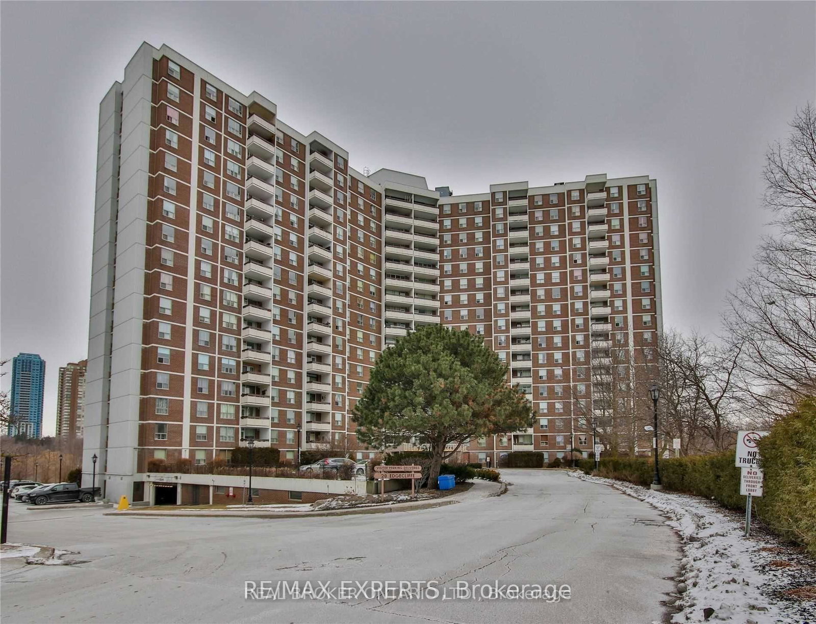 20-edgecliff-golfway-east-york-ontario-c13011392