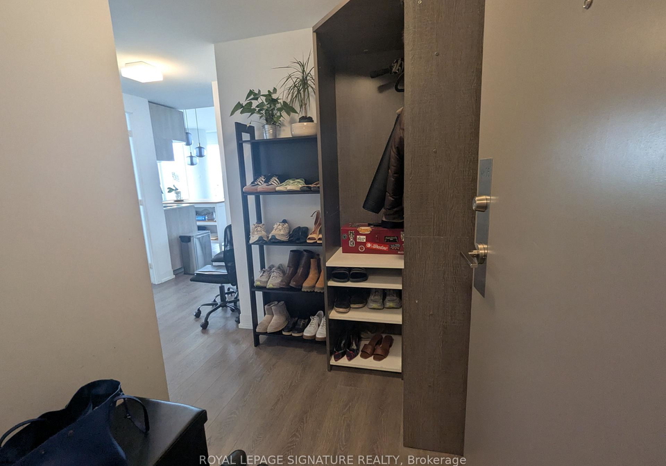 181-dundas-street-e-toronto-ontario-c13011468