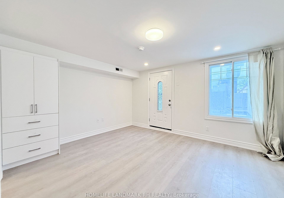 414-dundas-street-w-toronto-ontario-c13012870