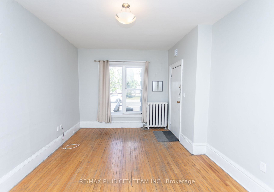 68bathurst-street-toronto-ontario-c13013146