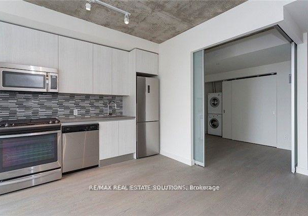 111-bathurst-street-toronto-ontario-c13013202
