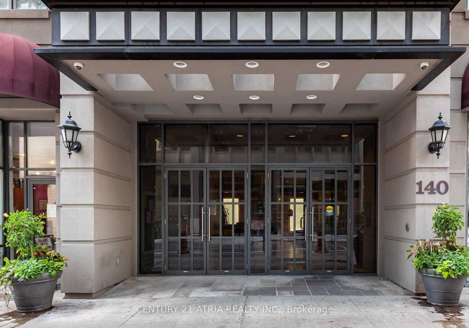 140-simcoe-street-toronto-ontario-c13013310