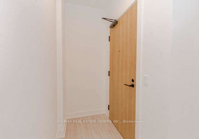 15-mercer-blue-jays-way-street-toronto-ontario-c13013566