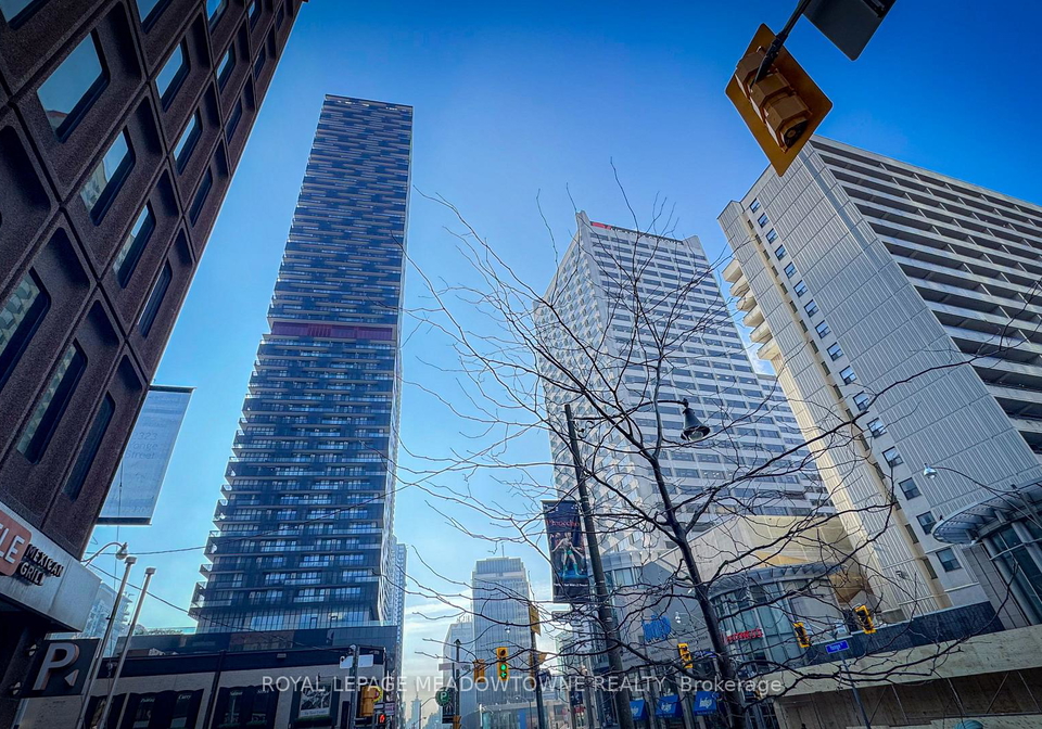 8-eglinton-avenue-e-toronto-ontario-c13013696