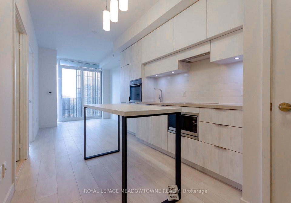 8-eglinton-avenue-e-toronto-ontario-c13013696