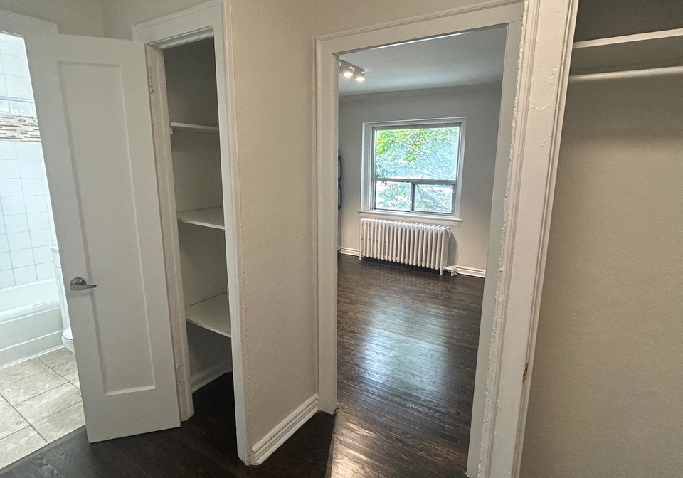 166-eastbourne-avenue-toronto-ontario-c13013826