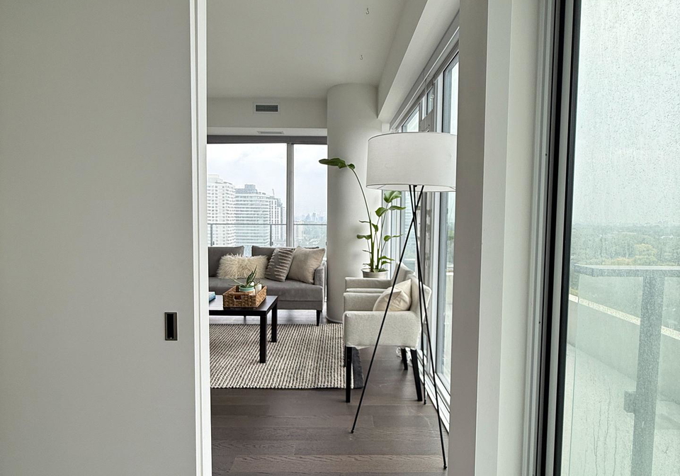 5-soudan-avenue-toronto-ontario-c13013916