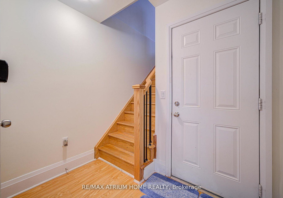 252b-finch-avenue-e-north-york-ontario-c13013956
