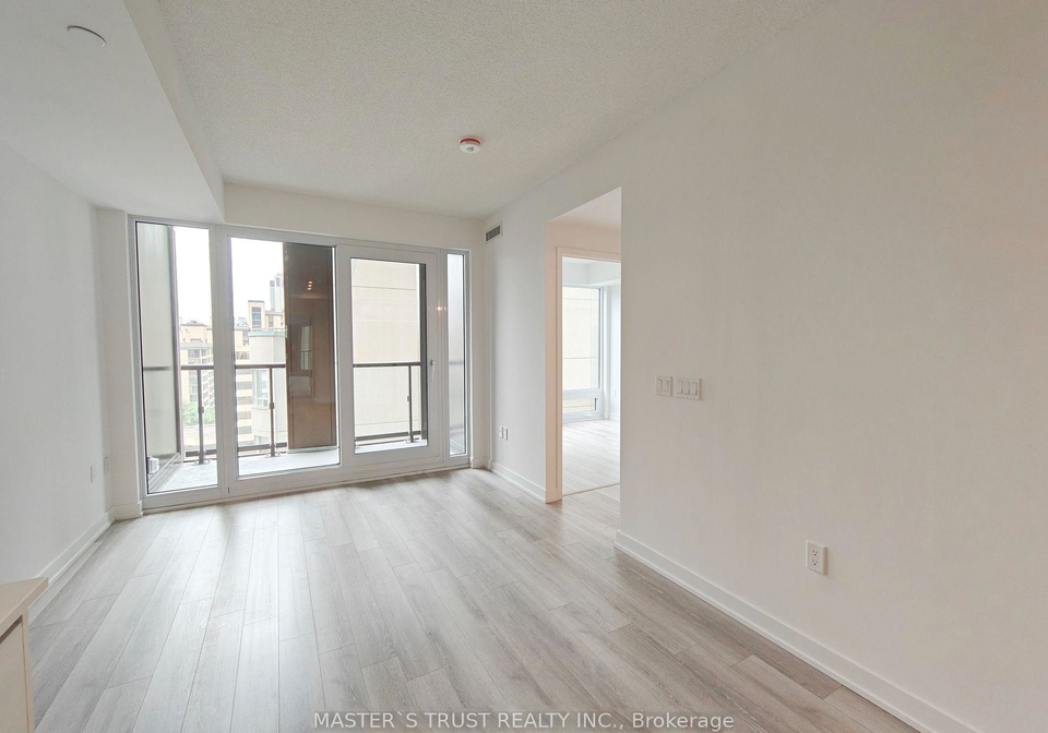 238-simcoe-street-toronto-ontario-c13014016