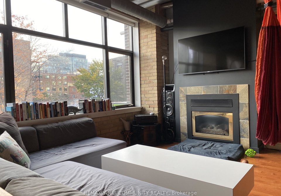 436-wellington-street-w-toronto-ontario-c13014252