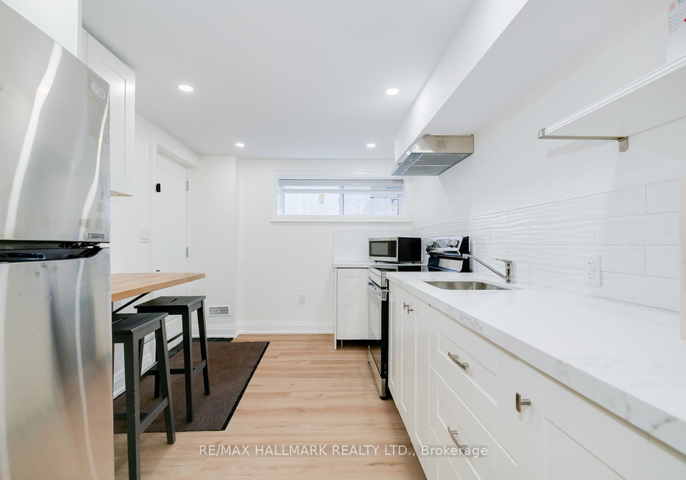 69-searle-avenue-toronto-ontario-c13014342