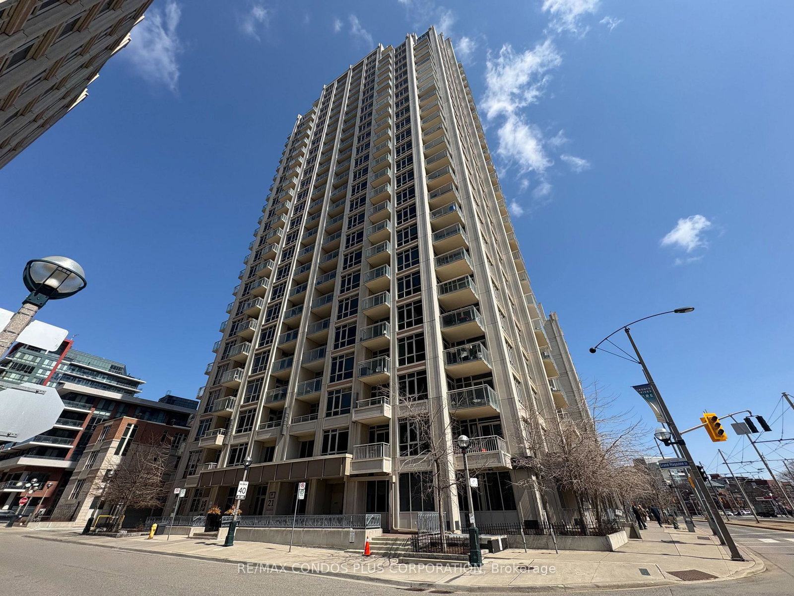 21-grand-magazine-street-toronto-ontario-c13014400