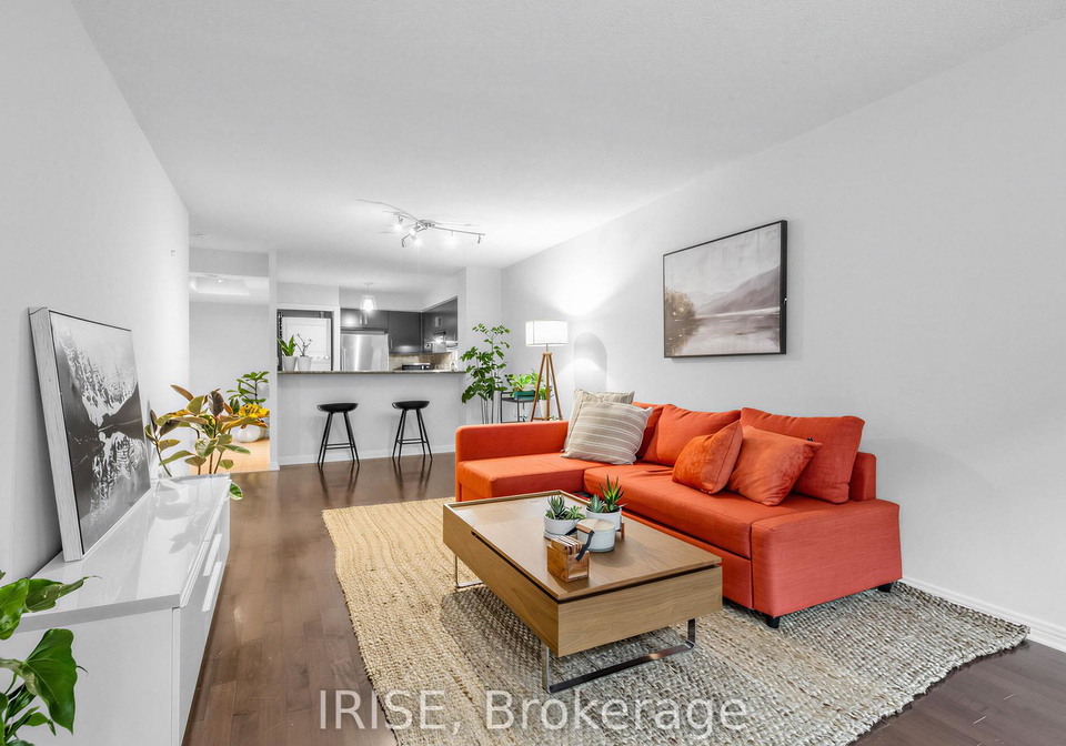 942-yonge-street-toronto-ontario-c13014814