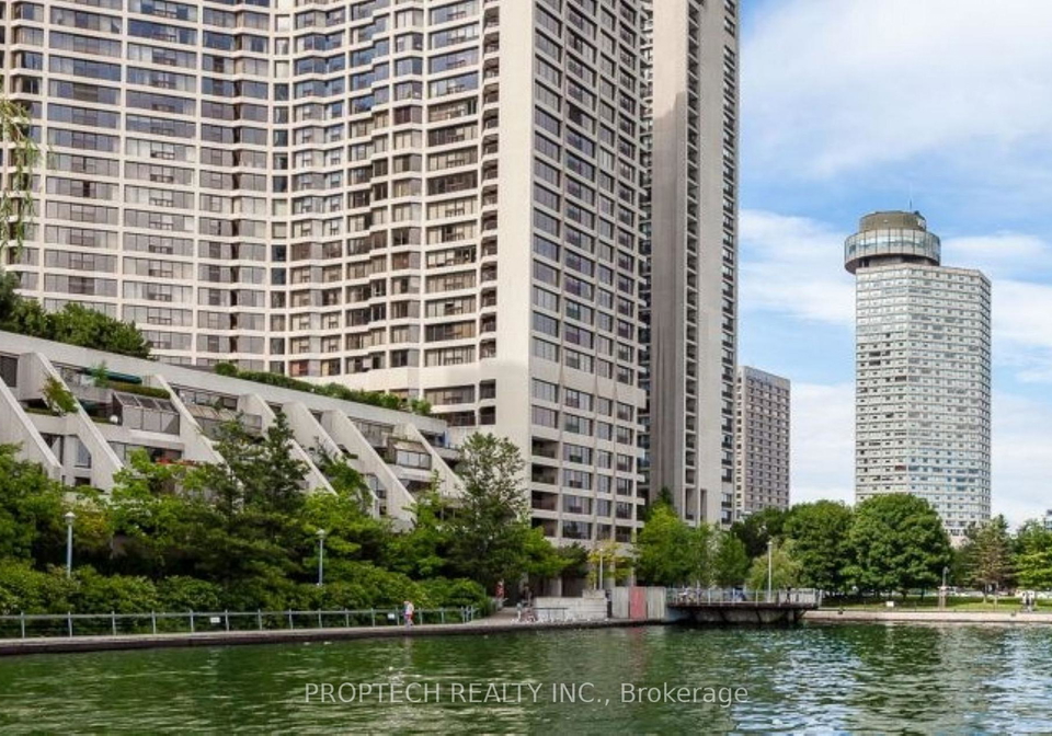 33-harbour-square-toronto-ontario-c13015414