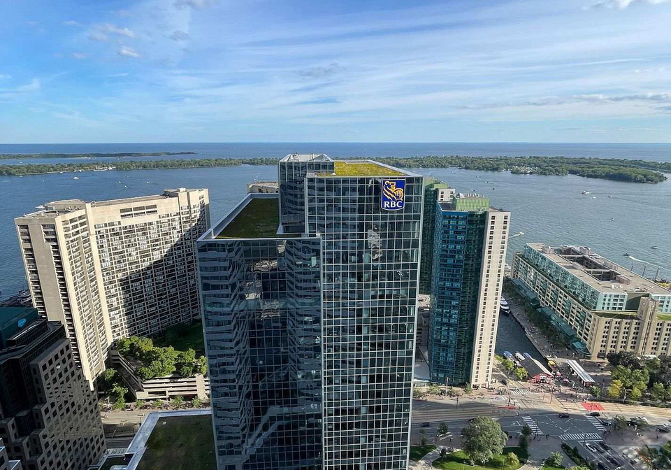 100-harbour-street-toronto-ontario-c13015480