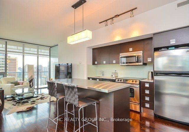 33-charles-street-e-toronto-ontario-c13015546