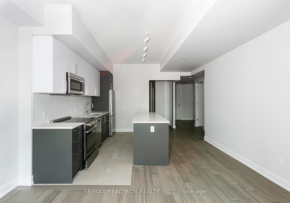664-spadina-avenue-toronto-ontario-c13015556