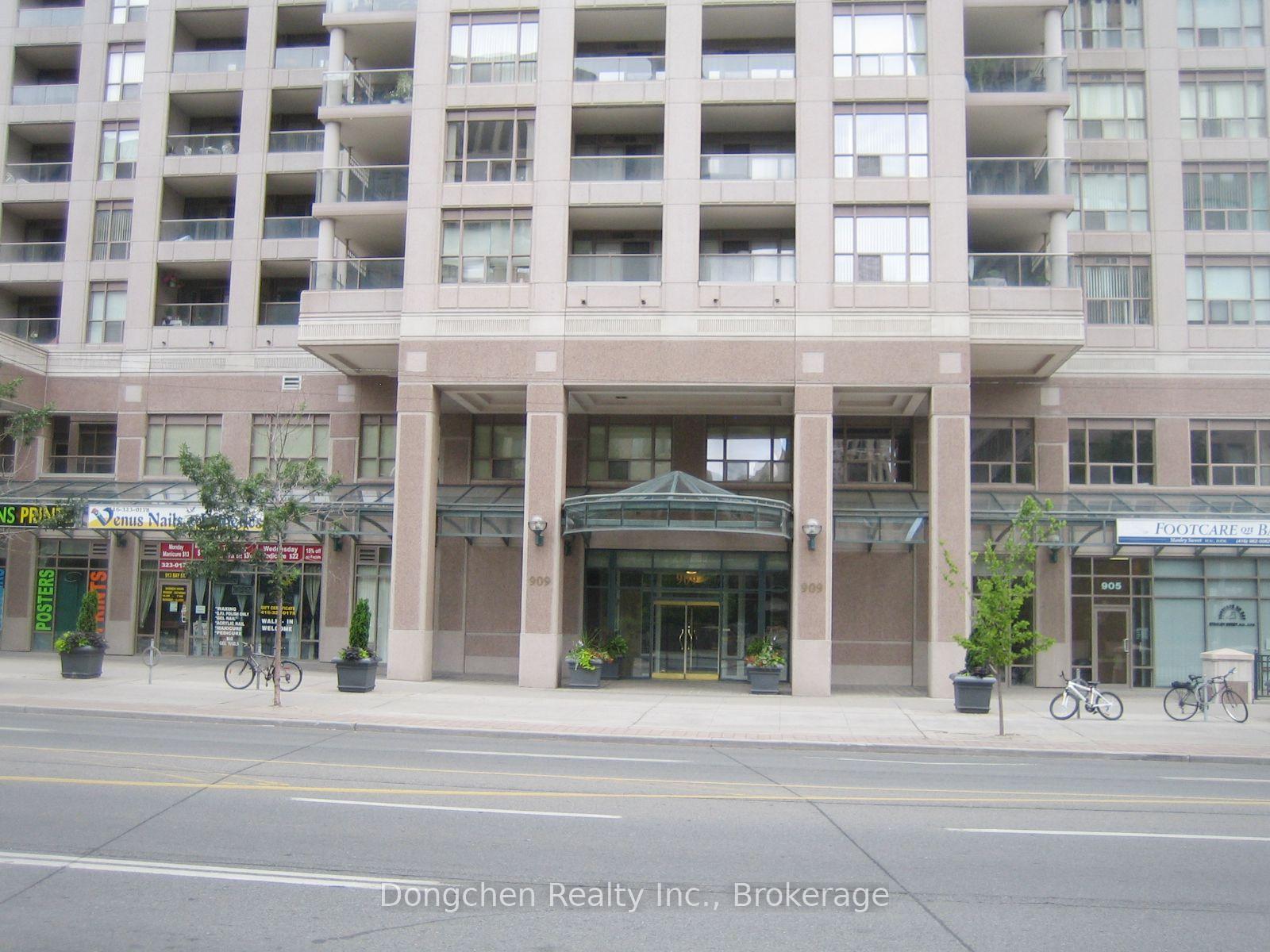 909-bay-street-toronto-ontario-c13015580