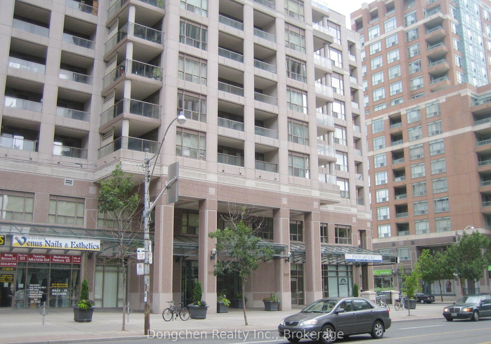 909-bay-street-toronto-ontario-c13015580