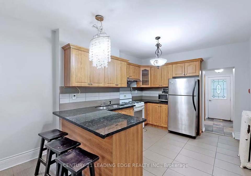 233-borden-street-toronto-ontario-c13015780