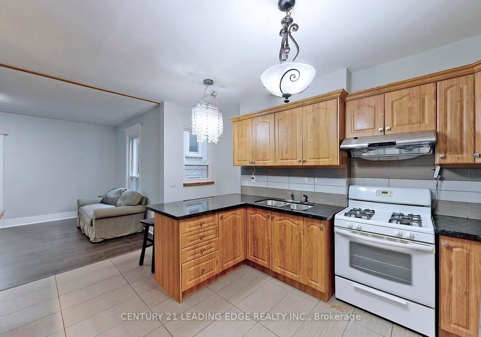 233-borden-street-toronto-ontario-c13015780