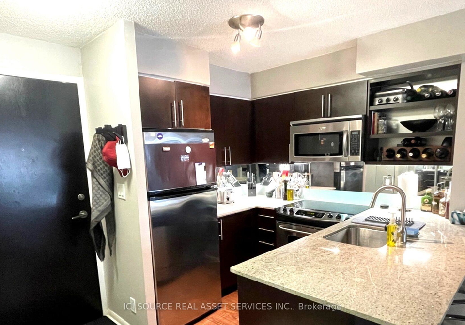 96-st-patrick-street-toronto-ontario-c13015816