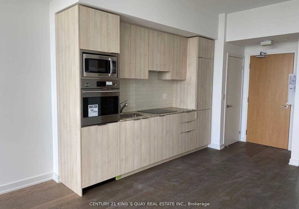 11-wellesley-street-w-toronto-ontario-c13015944