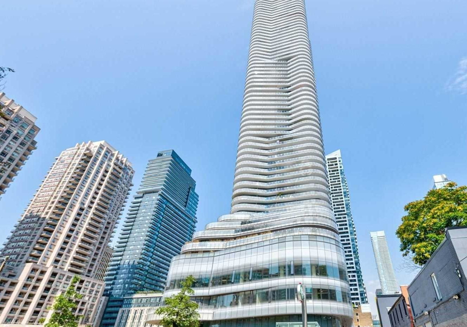 11-wellesley-street-w-toronto-ontario-c13016006