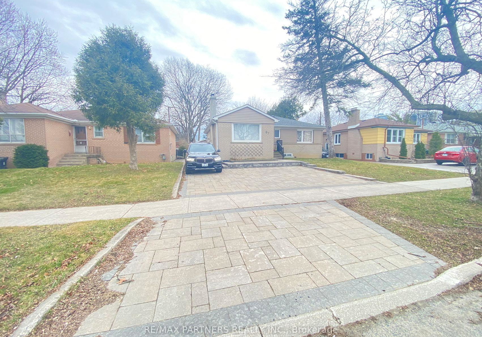 87-bishop-avenue-north-york-ontario-c13016328