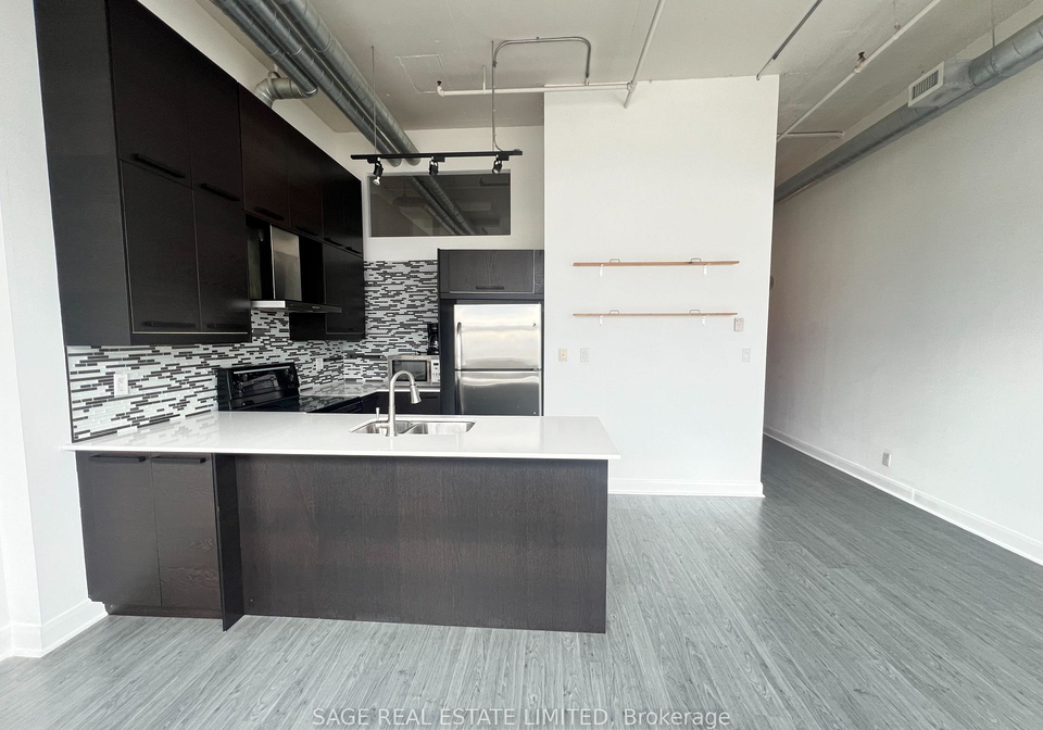 700-king-street-w-toronto-ontario-c13016428