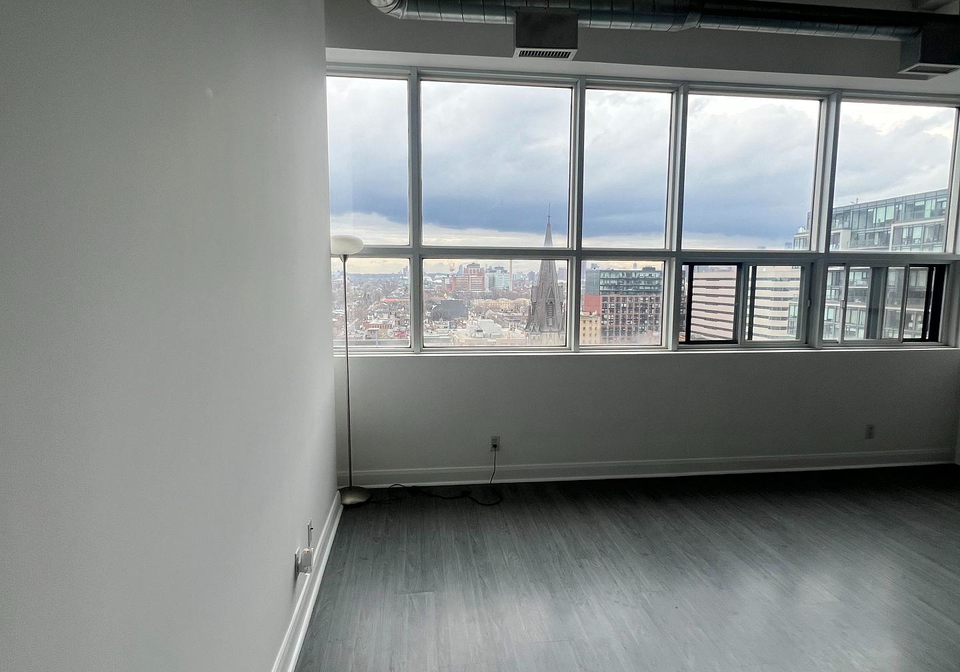 700-king-street-w-toronto-ontario-c13016428
