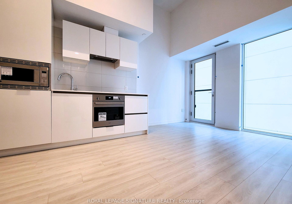 238-simcoe-street-toronto-ontario-c13016496