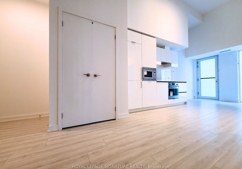 238-simcoe-street-toronto-ontario-c13016496